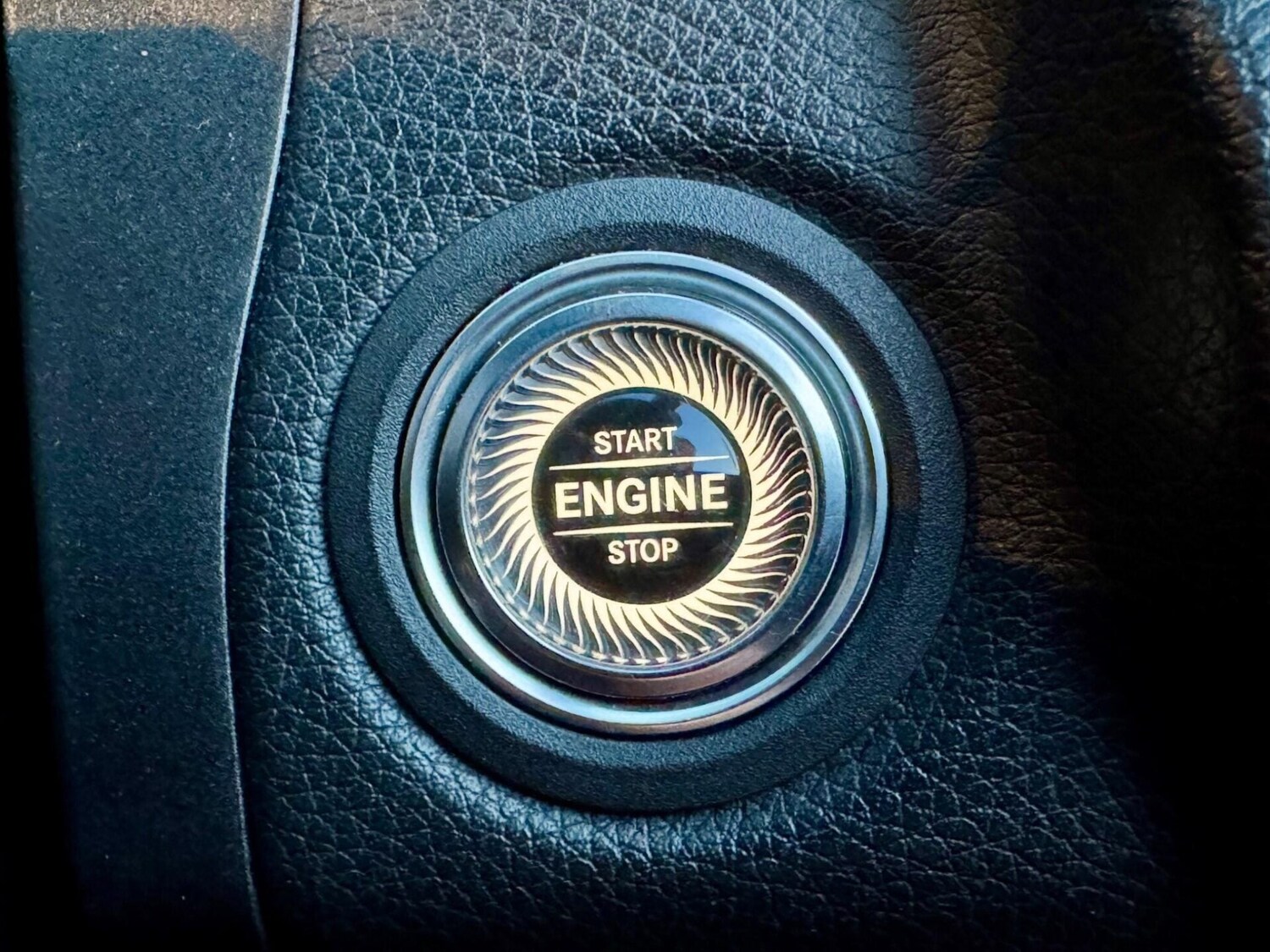 Used Mercedes-Benz C Class 2018 for sale - 76716039: Photo 38