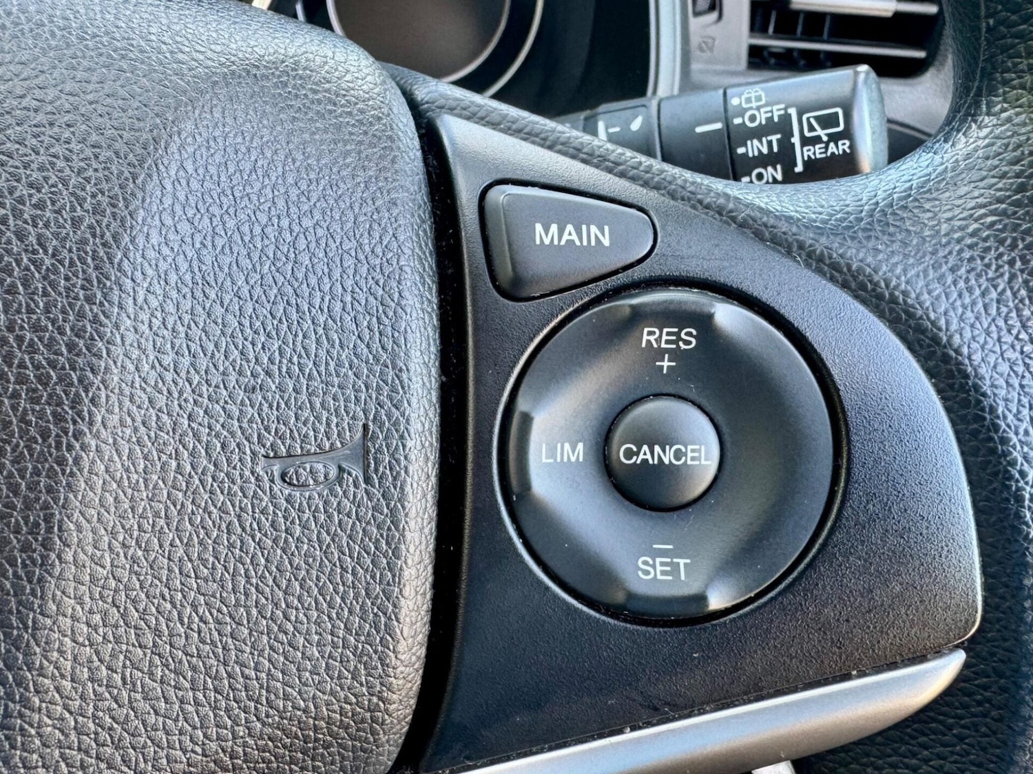 Used Honda Jazz 2015 for sale - 77220321: Photo 32