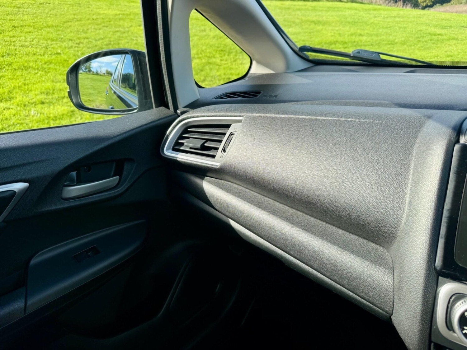 Used Honda Jazz 2015 for sale - 77220321: Photo 46