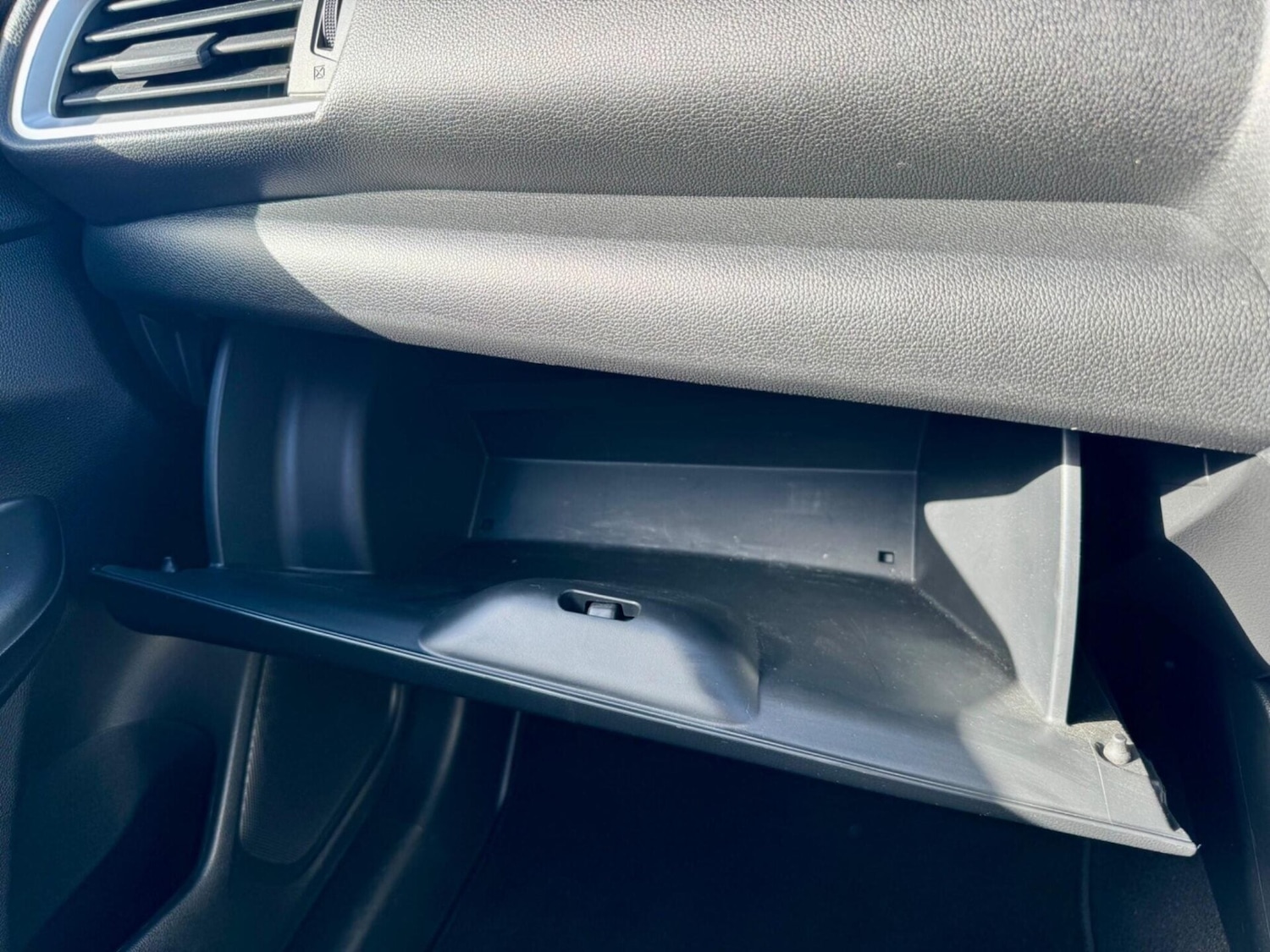 Used Honda Jazz 2015 for sale - 77220321: Photo 47