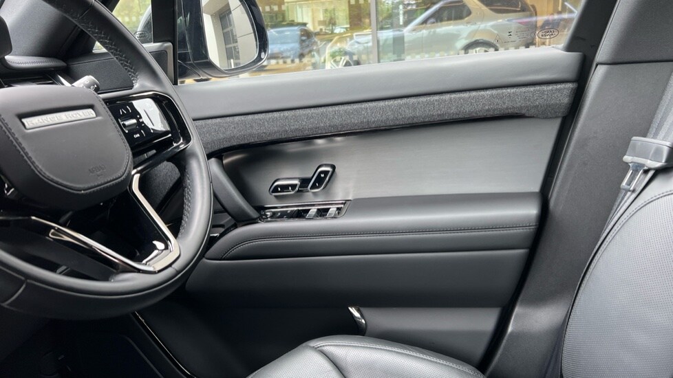 Used Land Rover Range Rover Sport 2024 for sale - 77063269: Photo 39