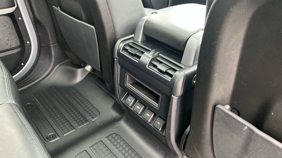 Used Land Rover Defender 2020 for sale - 76597933: Photo 18