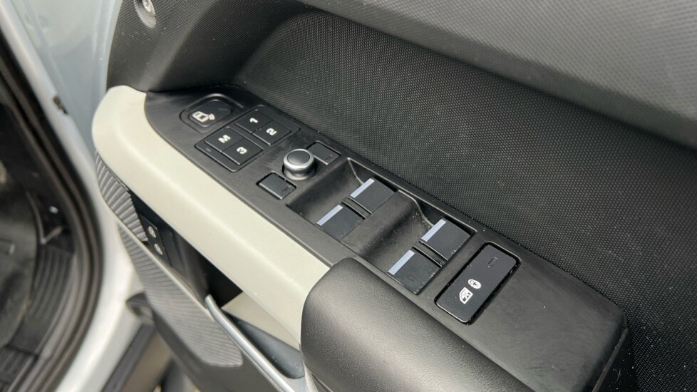 Used Land Rover Defender 2020 for sale - 76597933: Photo 45