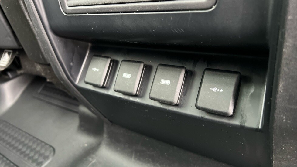 Used Land Rover Defender 2020 for sale - 76597933: Photo 56