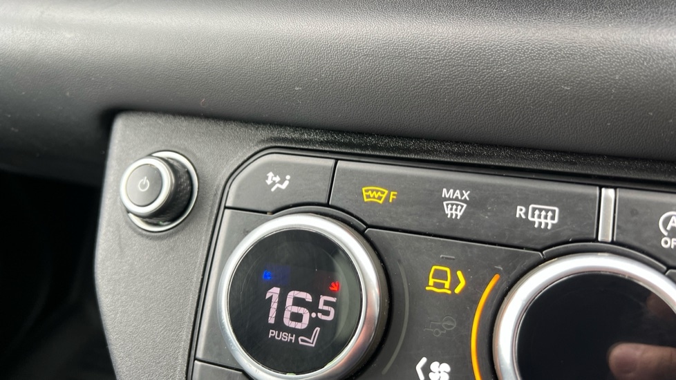 Used Land Rover Defender 2020 for sale - 76597933: Photo 67