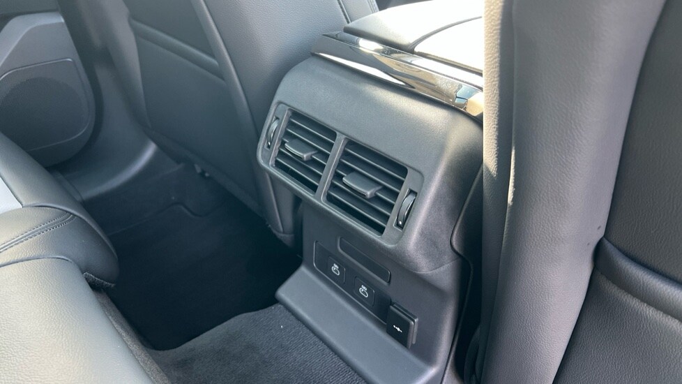 Used Land Rover Range Rover Velar 2025 for sale - 76086528: Photo 18