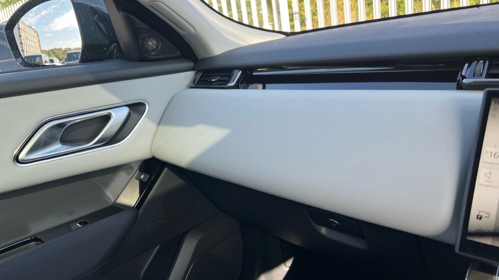 Used Land Rover Range Rover Velar 2025 for sale - 76086528: Photo 23