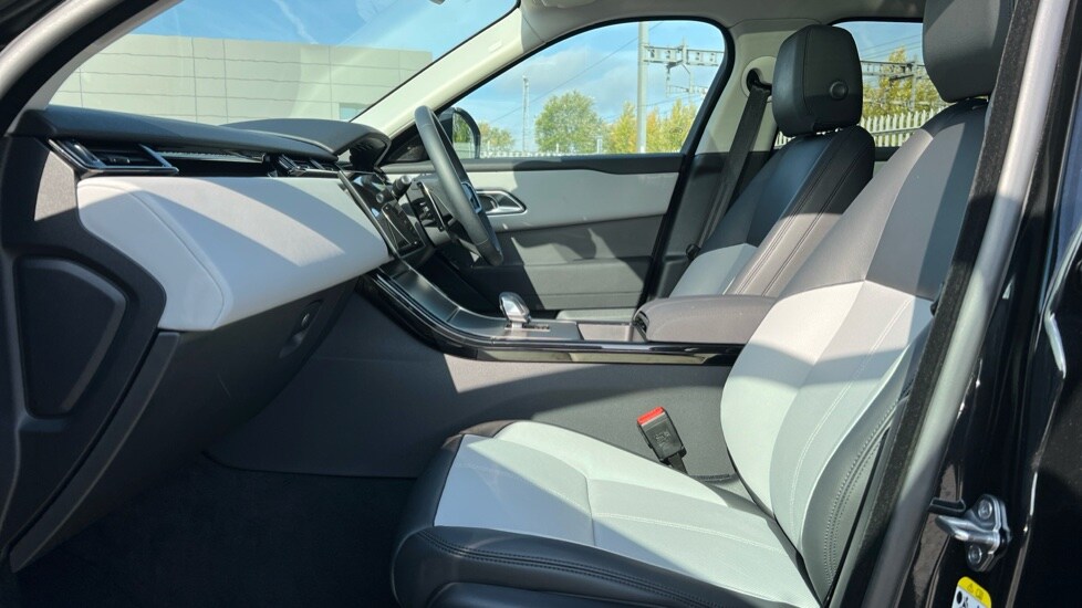 Used Land Rover Range Rover Velar 2025 for sale - 76086528: Photo 3