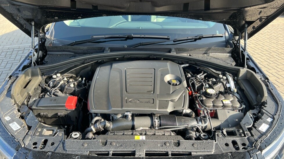Used Land Rover Range Rover Velar 2025 for sale - 76086528: Photo 30