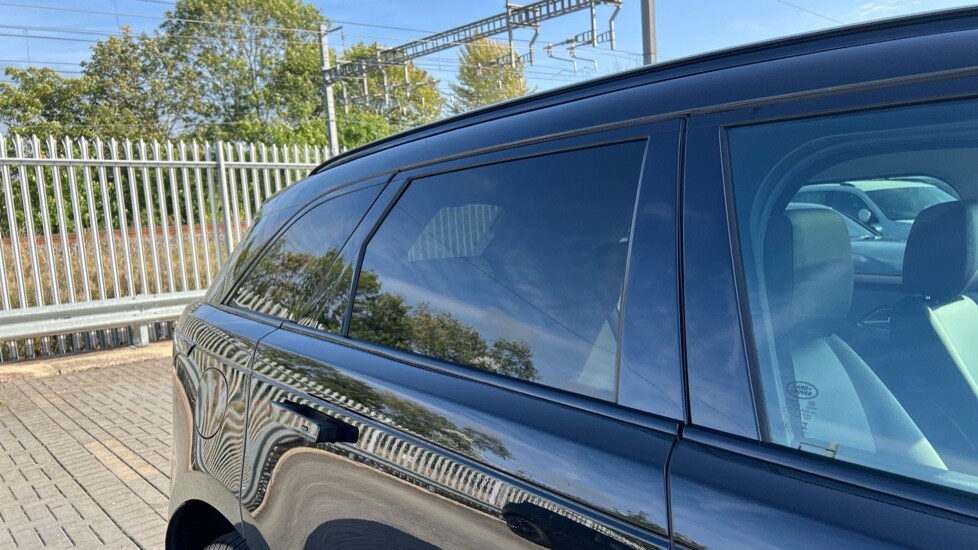 Used Land Rover Range Rover Velar 2025 for sale - 76086528: Photo 34