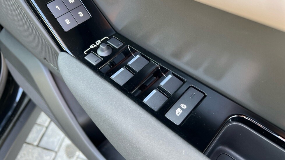 Used Land Rover Range Rover Velar 2025 for sale - 76086528: Photo 42