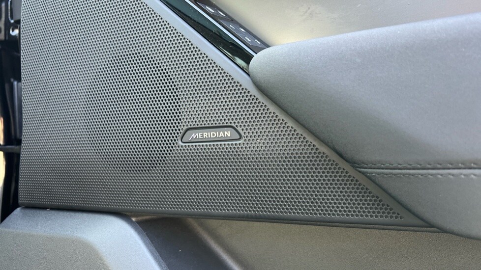Used Land Rover Range Rover Velar 2025 for sale - 76086528: Photo 44