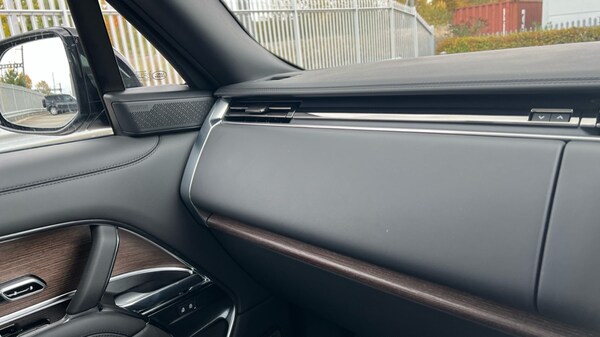 Used Land Rover Range Rover 2025 for sale - 76302419: Photo 22