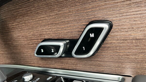 Used Land Rover Range Rover 2025 for sale - 76302419: Photo 42