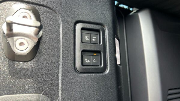 Used Land Rover Defender 2022 for sale - 75396443: Photo 60