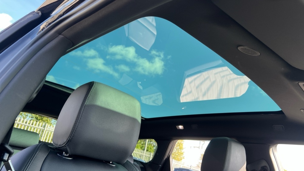 Used Land Rover Range Rover Evoque 2025 for sale - 76933262: Photo 21