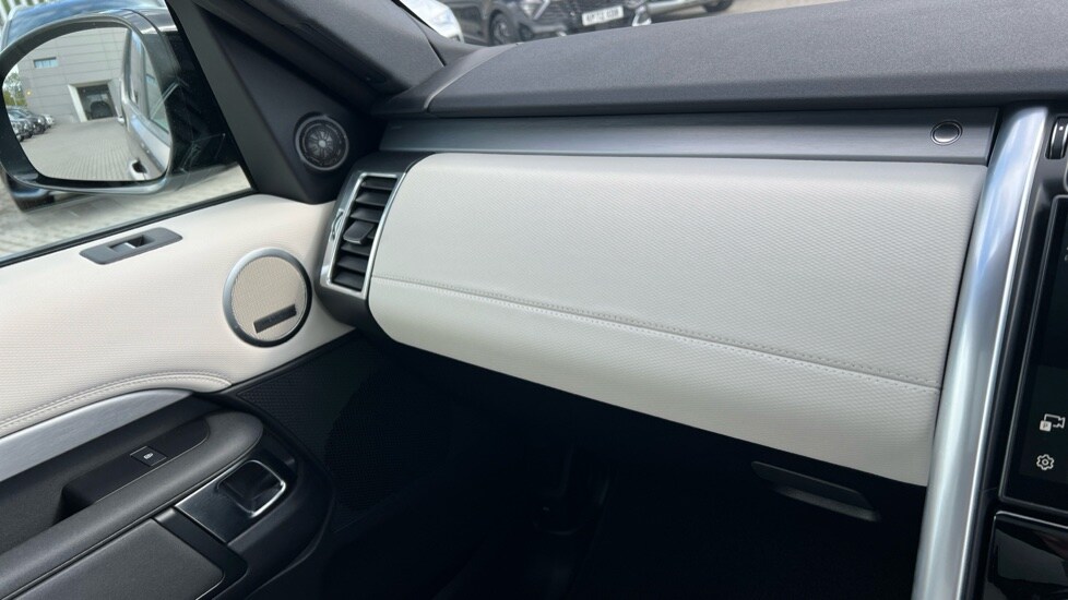 Used Land Rover Discovery 2024 for sale - 76597865: Photo 22