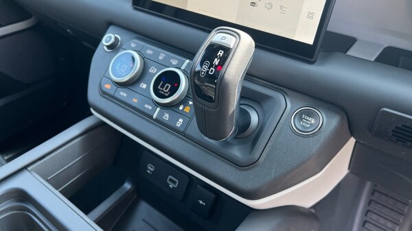 Used Land Rover Defender 2024 for sale - 76229456: Photo 13