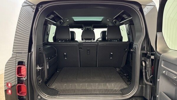 Used Land Rover Defender 2024 for sale - 76229456: Photo 14