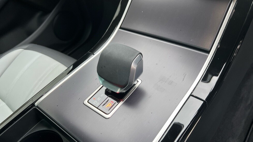 Used Land Rover Range Rover Evoque 2025 for sale - 76788247: Photo 13