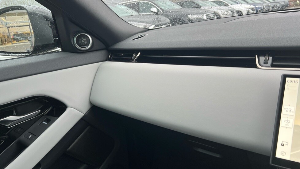 Used Land Rover Range Rover Evoque 2025 for sale - 76788247: Photo 23