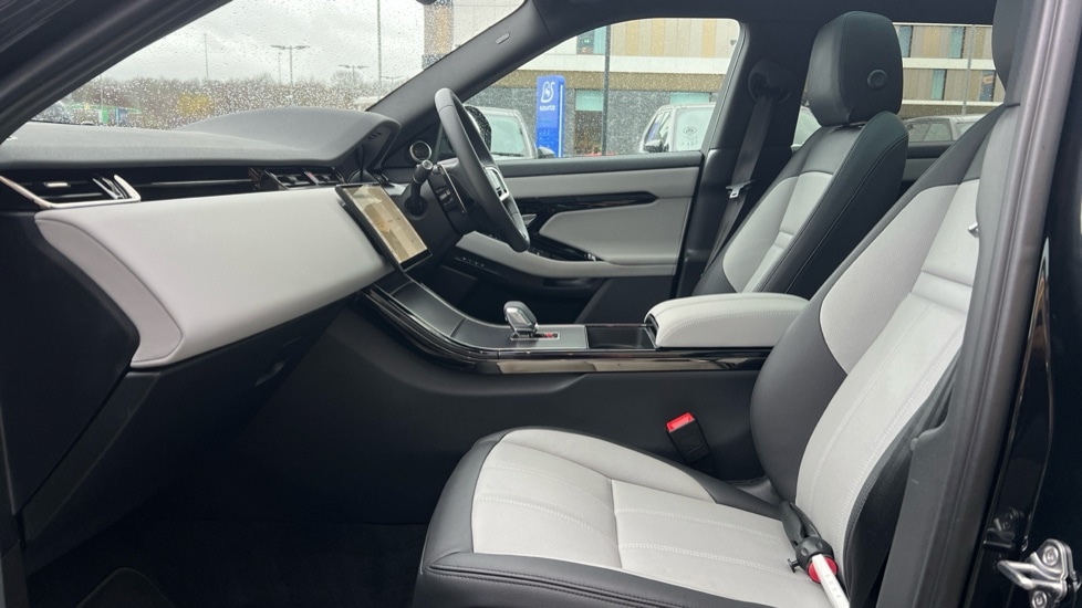 Used Land Rover Range Rover Evoque 2025 for sale - 76788247: Photo 3