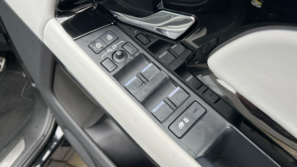 Used Land Rover Range Rover Evoque 2025 for sale - 76788247: Photo 42