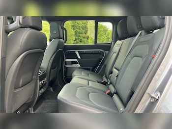 Used Land Rover Defender 2023 for sale - 76442098: Photo