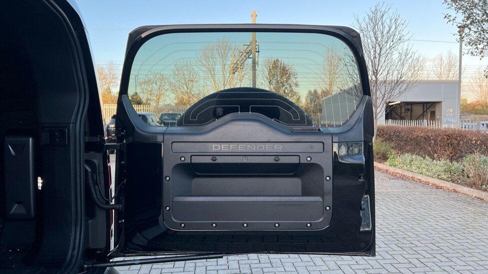 Used Land Rover Defender 2025 for sale - 75396503: Photo 23