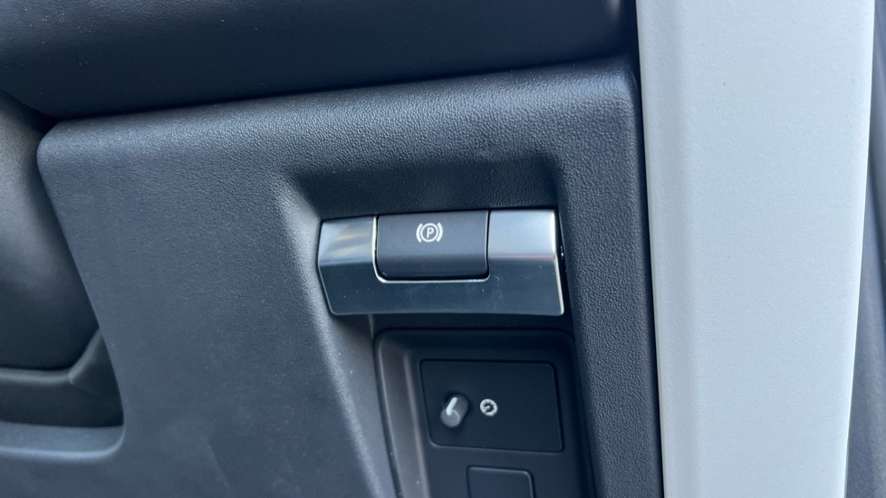 Used Land Rover Defender 2025 for sale - 75396503: Photo 46