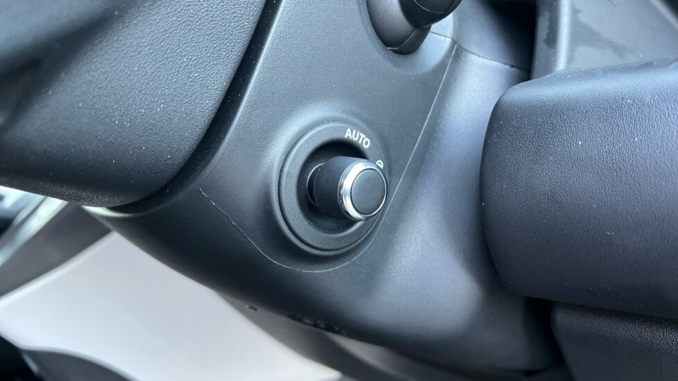 Used Land Rover Defender 2025 for sale - 75396503: Photo 47