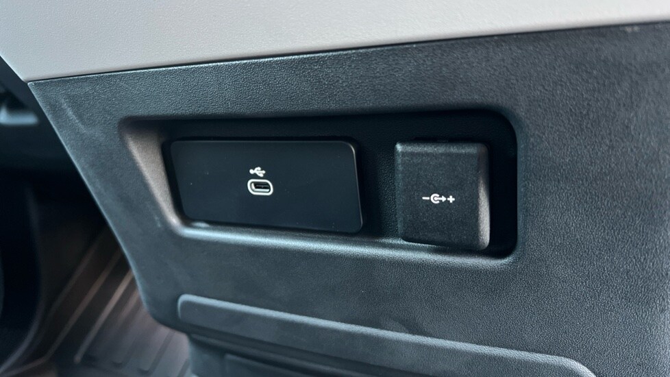 Used Land Rover Defender 2025 for sale - 75396503: Photo 49