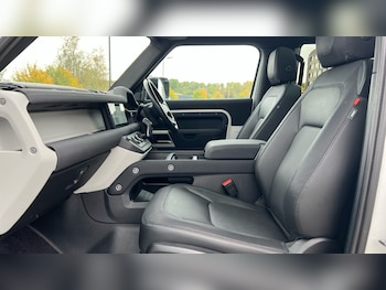 Used Land Rover Defender 2022 for sale - 76191149: Photo