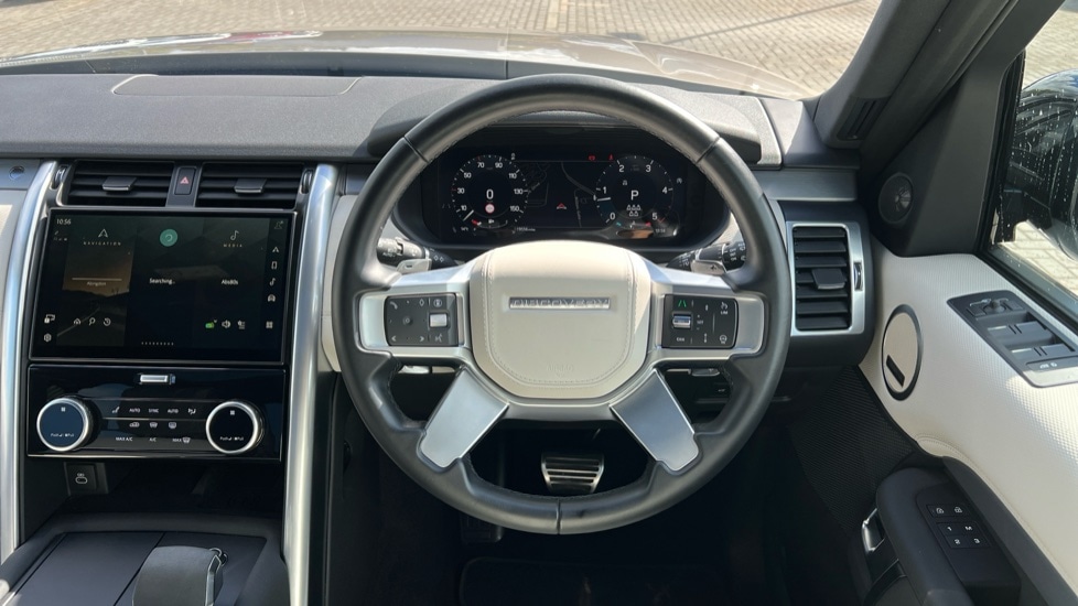 Used Land Rover Discovery 2024 for sale - 76074532: Photo 15