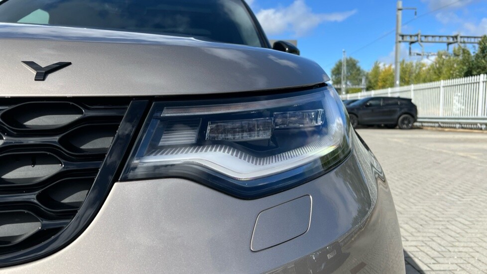 Used Land Rover Discovery 2024 for sale - 76074532: Photo 38