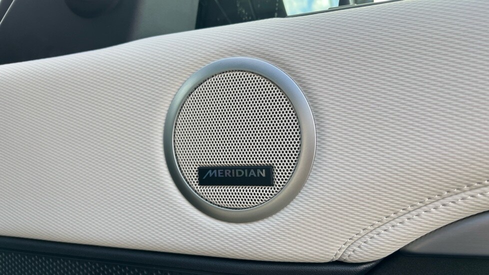 Used Land Rover Discovery 2024 for sale - 76074532: Photo 44