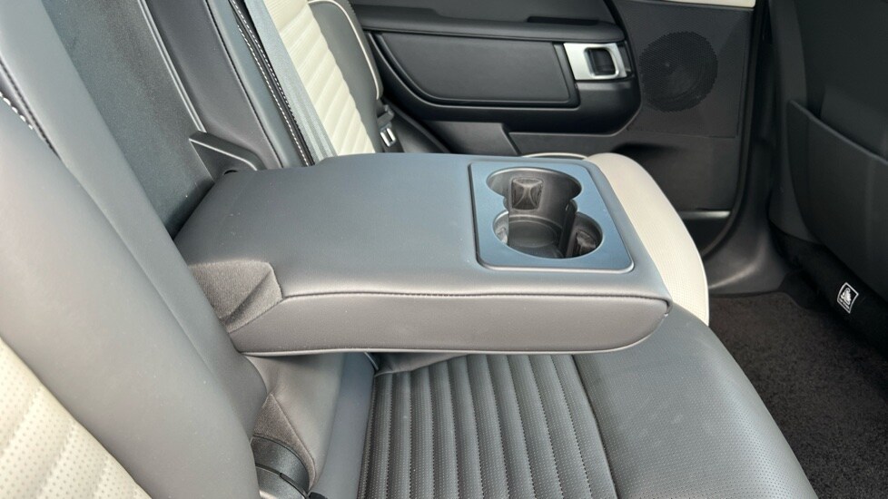 Used Land Rover Discovery 2024 for sale - 76074532: Photo 50