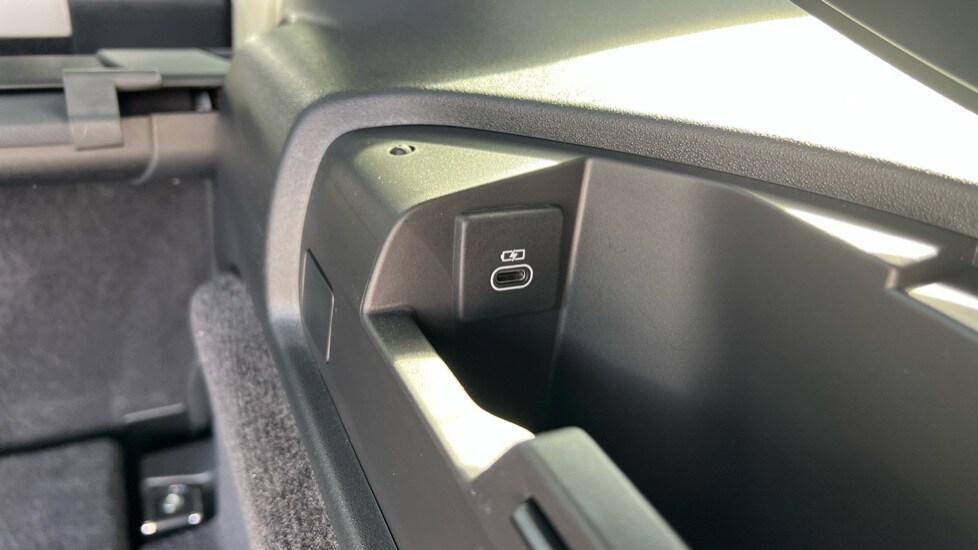 Used Land Rover Discovery 2024 for sale - 76074532: Photo 53