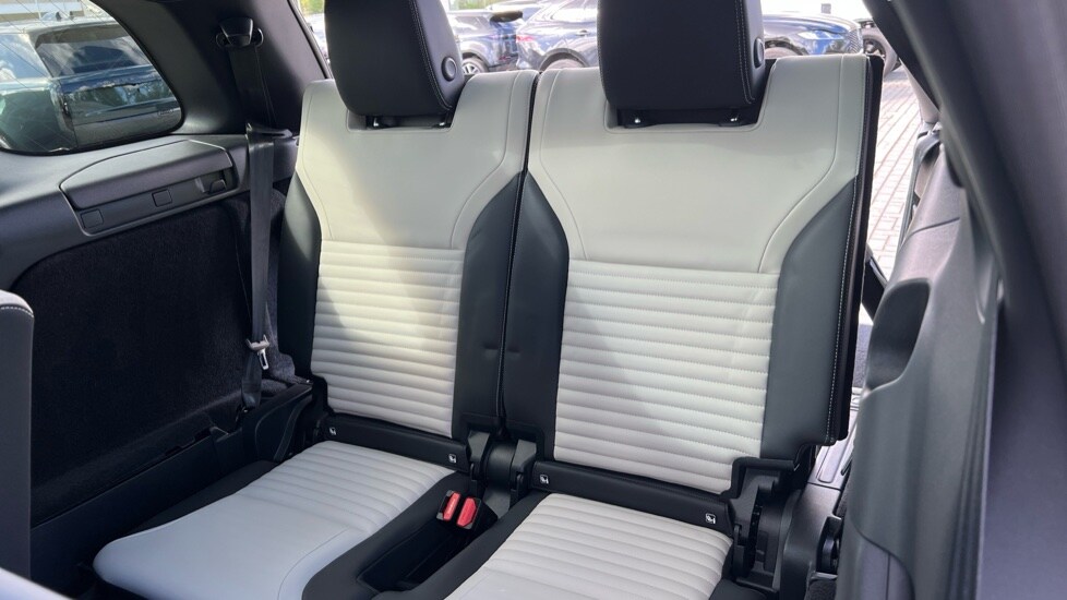 Used Land Rover Discovery 2024 for sale - 76074532: Photo 55