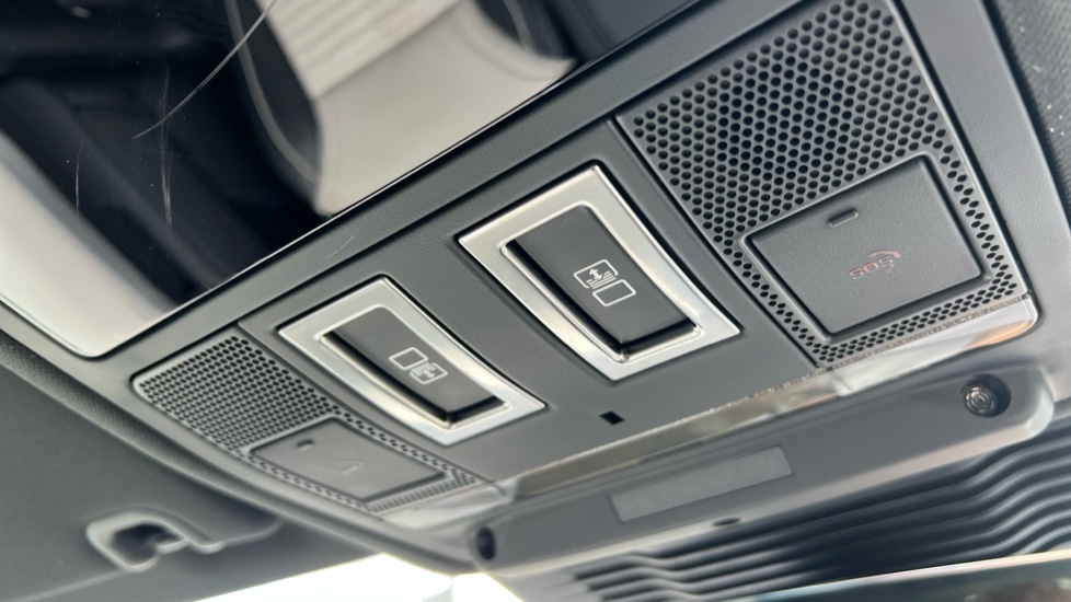 Used Land Rover Discovery 2024 for sale - 76074532: Photo 74