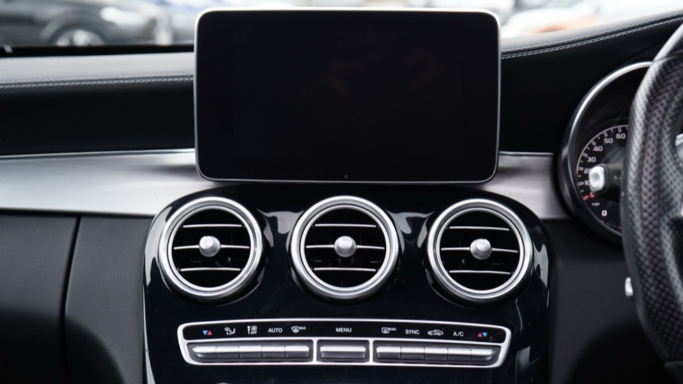 Used Mercedes-Benz C Class 2018 for sale - 76915008: Photo 32