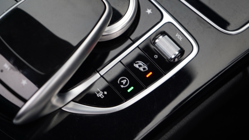 Used Mercedes-Benz C Class 2018 for sale - 76915008: Photo 43