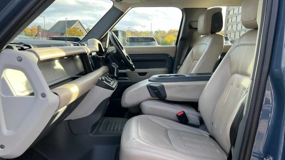 Used Land Rover Defender 2021 for sale - 76999493: Photo 3