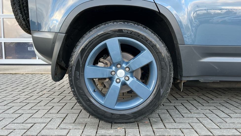 Used Land Rover Defender 2021 for sale - 76999493: Photo 32