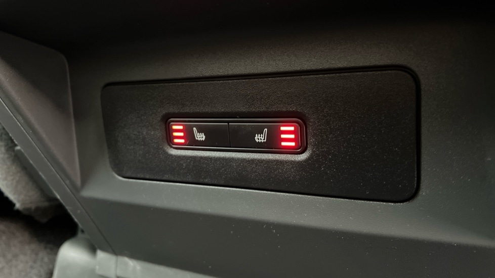 Used Land Rover Defender 2021 for sale - 76999493: Photo 56