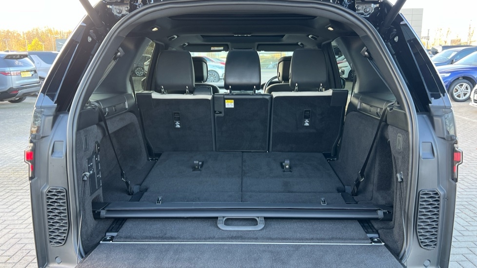 Used Land Rover Discovery 2023 for sale - 76760712: Photo 10