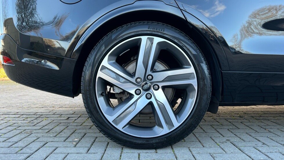 Used Land Rover Discovery 2023 for sale - 76760712: Photo 32