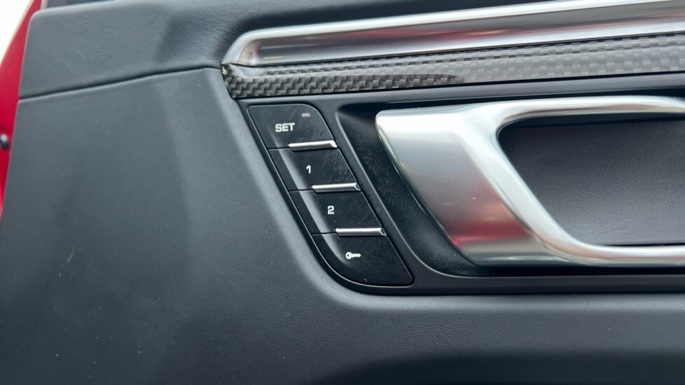 Used Porsche Macan 2022 for sale - 76834766: Photo 48