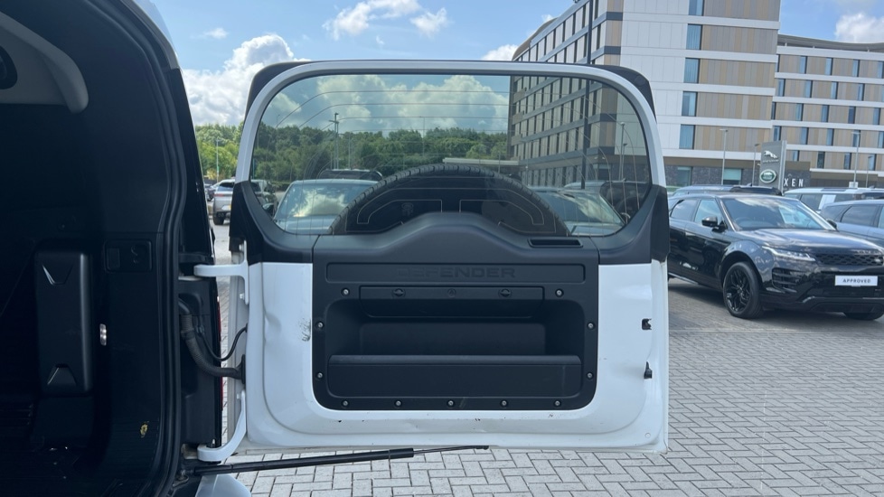 Used Land Rover Defender 2022 for sale - 76180142: Photo 23