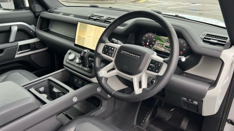 Used Land Rover Defender 2024 for sale - 76766132: Photo 28